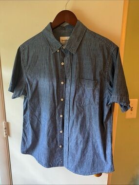 Goodthreads Short-Sleeve Chambray Button-Down Shirt in Blue